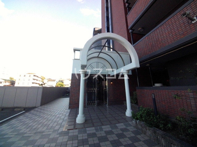 20/30 エントランス