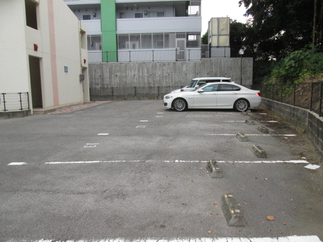 22/23 駐車場