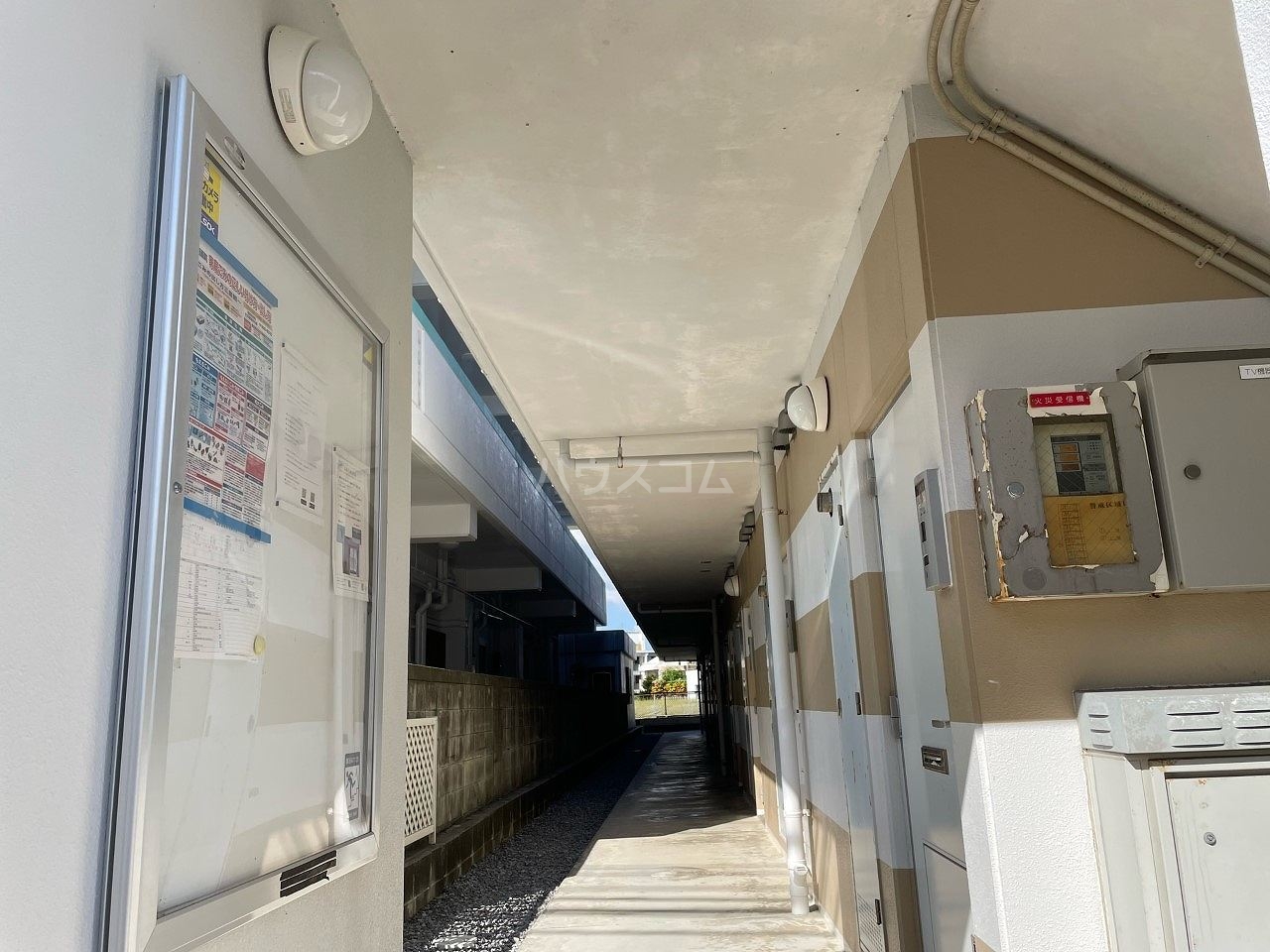 17/19 エントランス