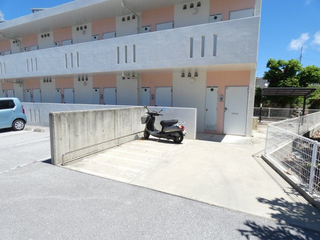 2/4 エントランス