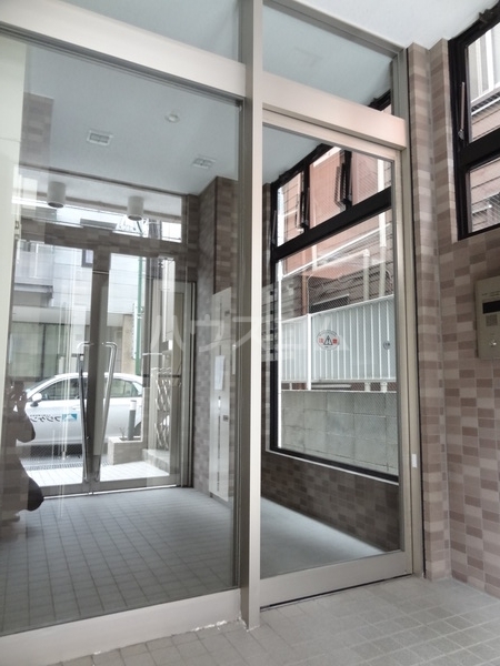 25/30 エントランス