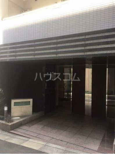16/17 エントランス