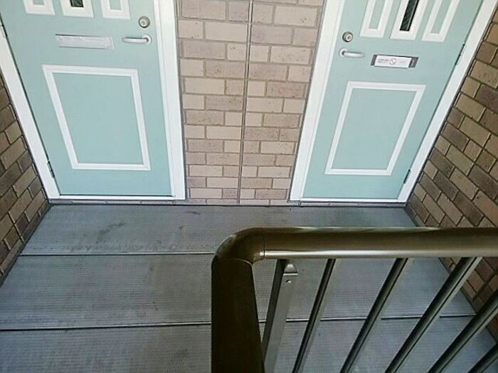 21/25 エントランス