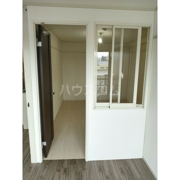 16/18 エントランス