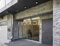 14/18 エントランス