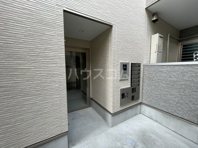 14/20 エントランス