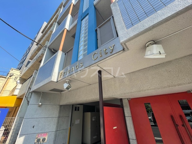 25/30 エントランス