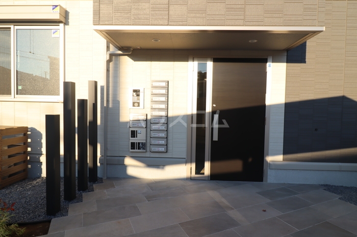 18/24 エントランス