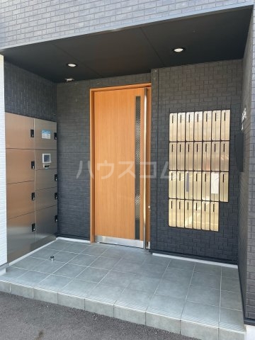 21/30 エントランス