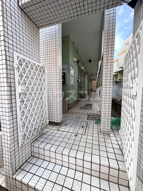 22/30 エントランス