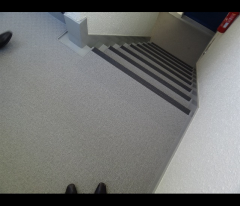 19/26 エントランス