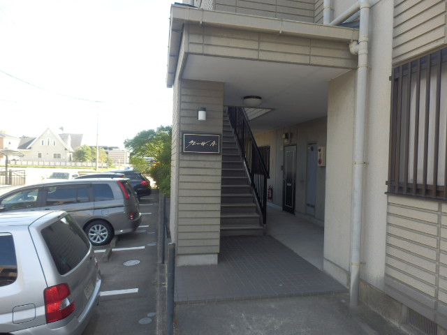 24/26 エントランス