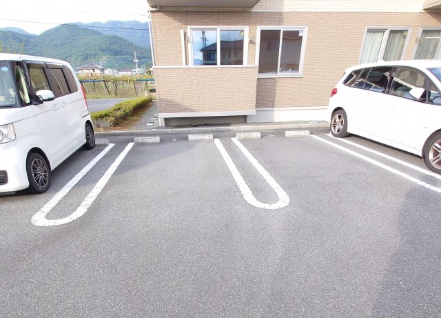2/4 駐車場