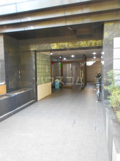 22/30 エントランス