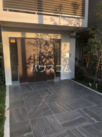 21/25 エントランス