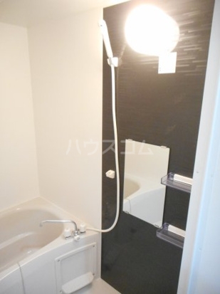 13/30 浴室