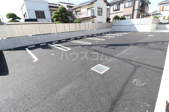 16/17 駐車場