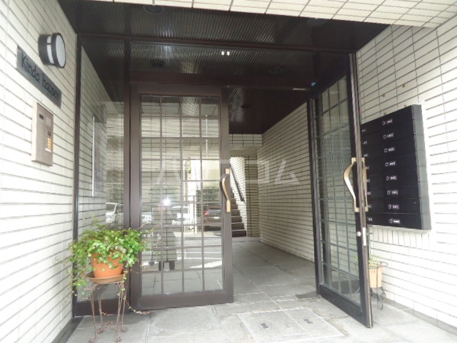 23/24 エントランス