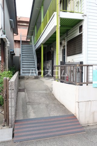 21/22 エントランス