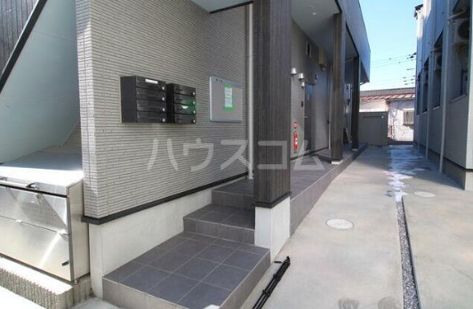 21/28 エントランス