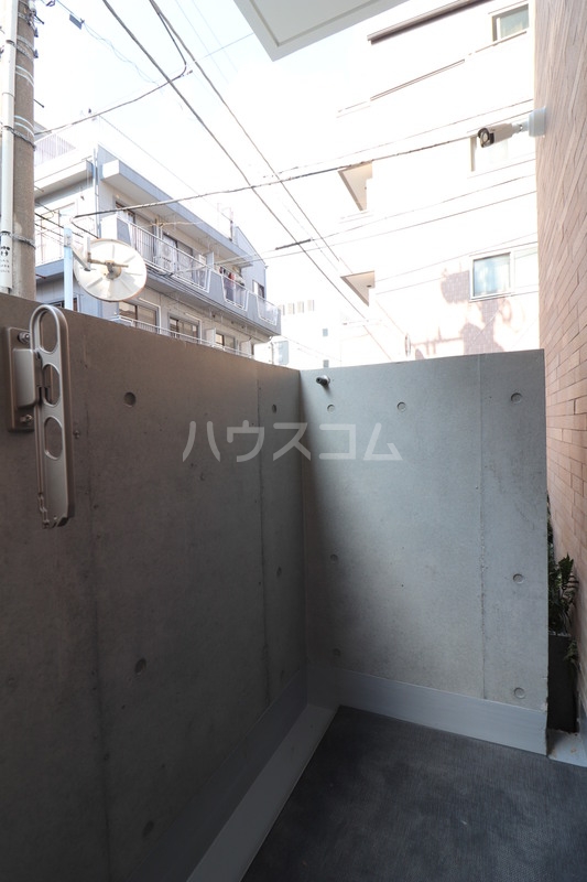 13/18 バルコニー