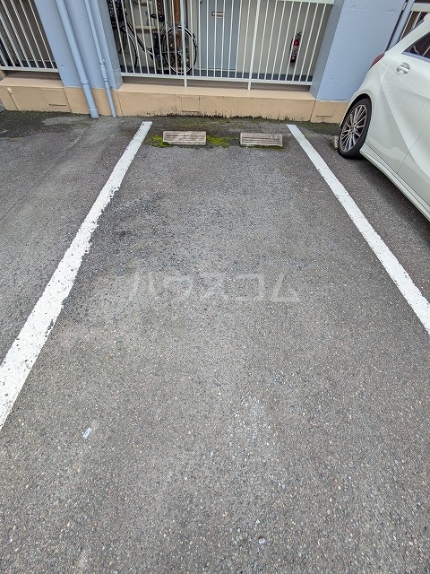 25/30 駐車場