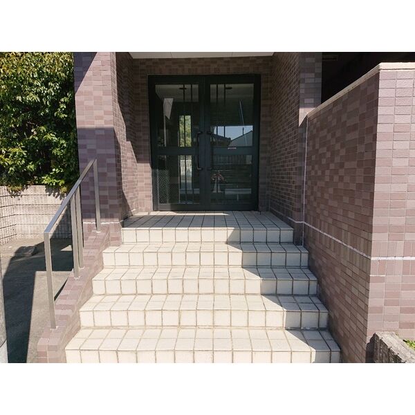 17/28 エントランス