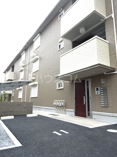 21/23 エントランス