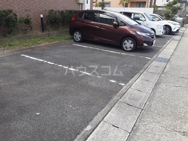 17/25 駐車場