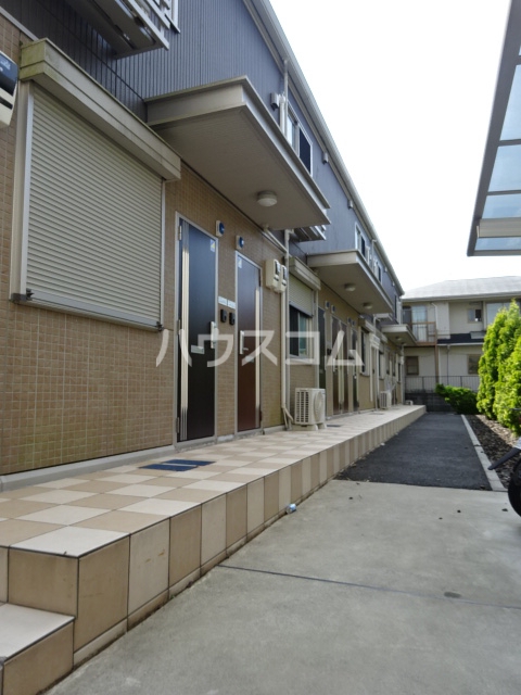 22/27 エントランス