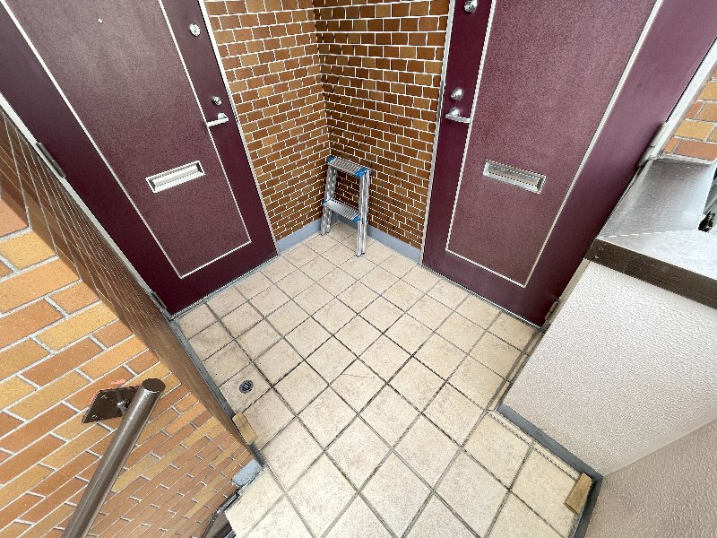 21/22 エントランス