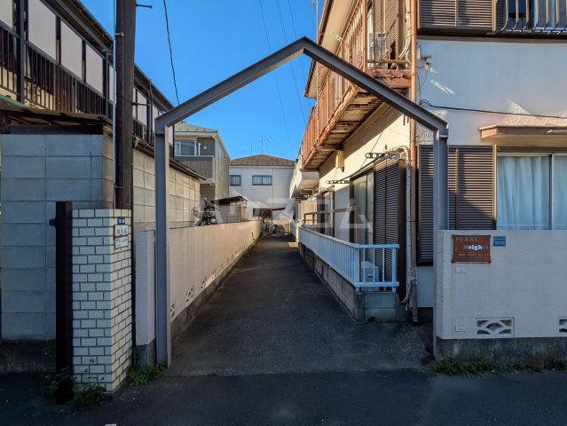 26/30 エントランス