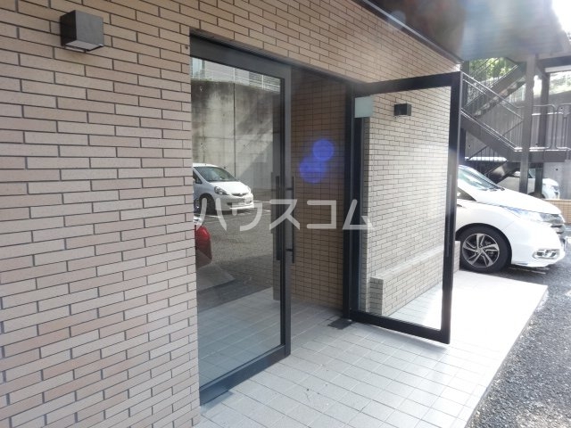 22/30 エントランス