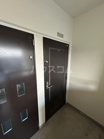 13/30 玄関