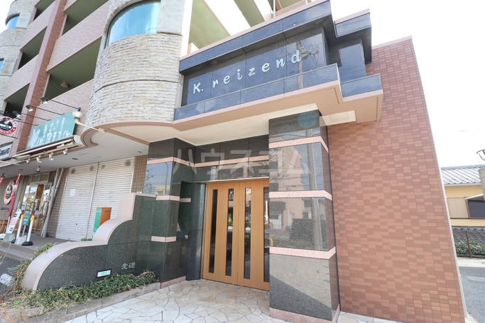 25/28 エントランス