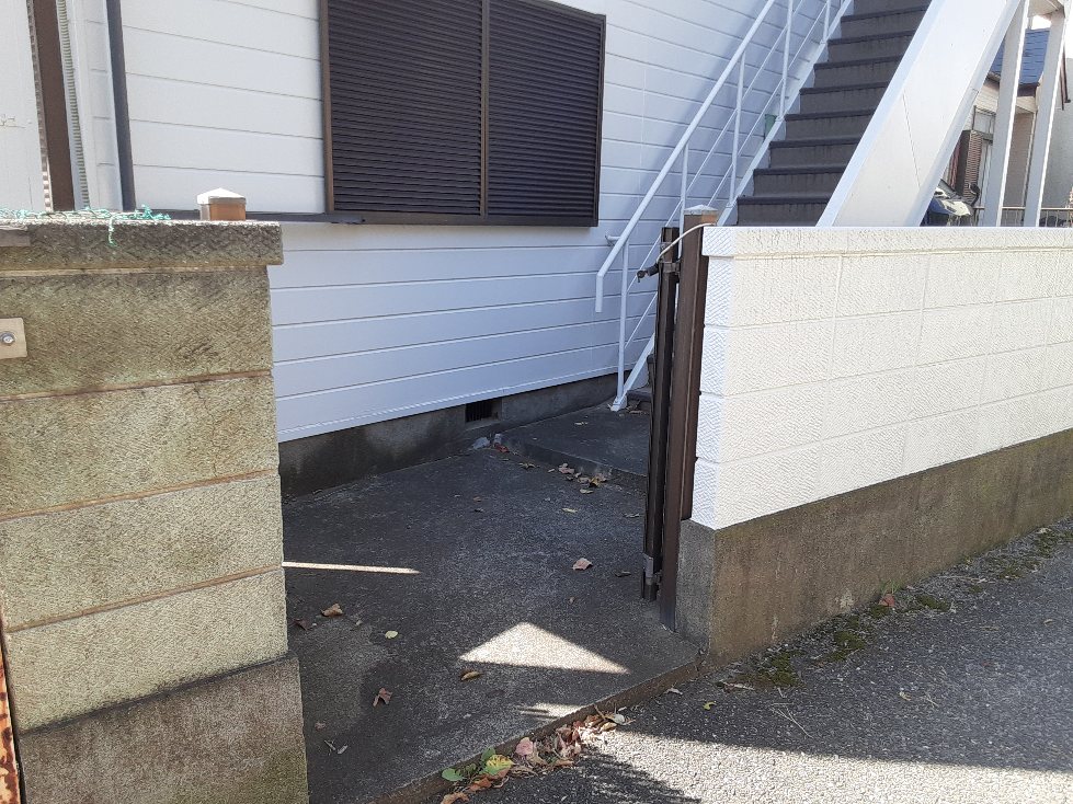 24/30 エントランス