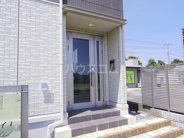 2/5 エントランス