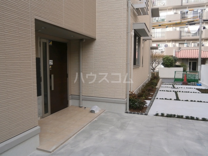 17/25 エントランス