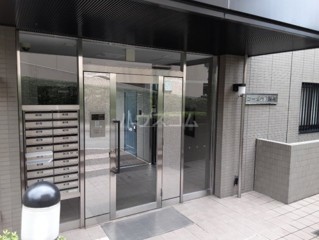 24/30 エントランス
