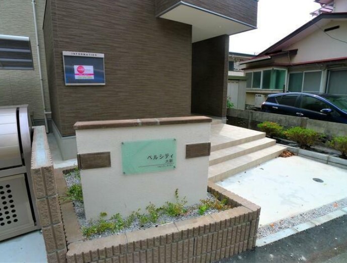 16/20 エントランス