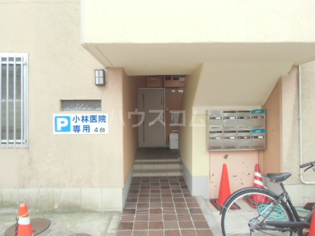 21/30 エントランス