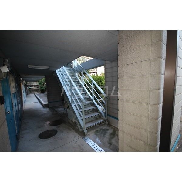 20/23 エントランス