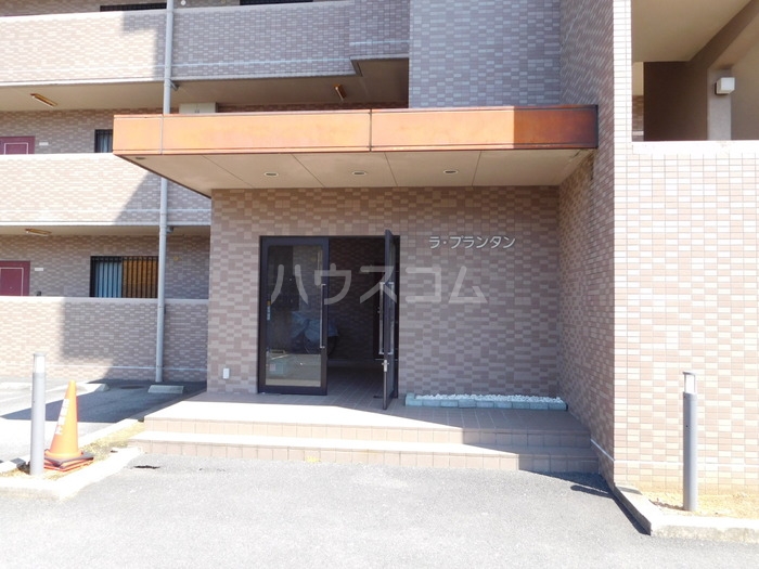 17/21 エントランス