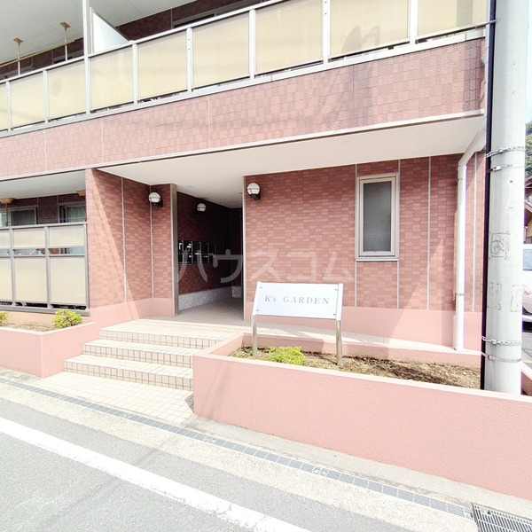 20/30 エントランス