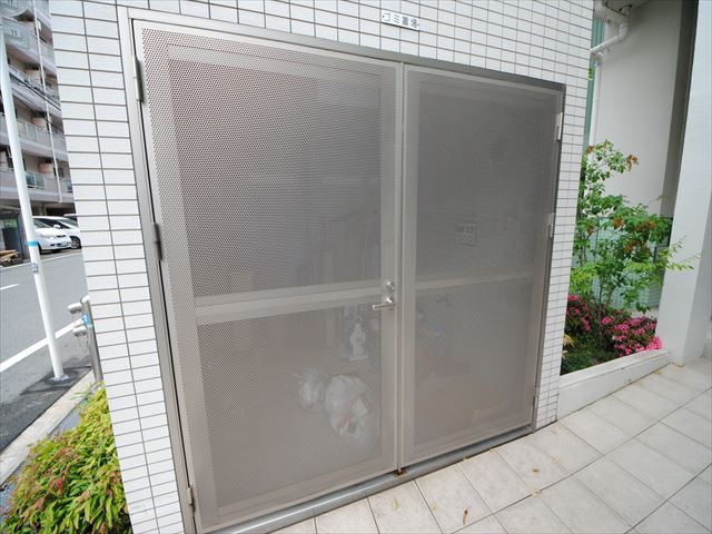 22/30 エントランス