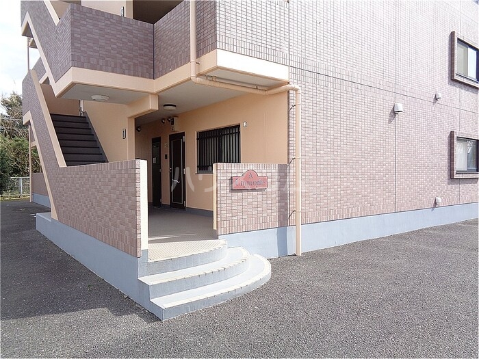 2/4 エントランス