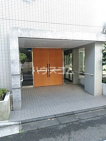 28/30 エントランス