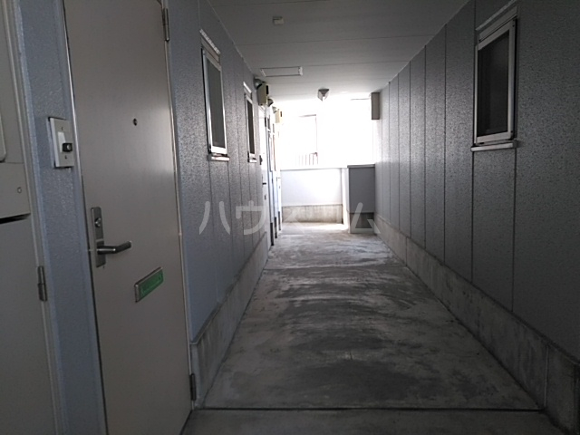 28/30 エントランス