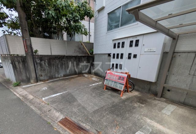 3/10 駐車場
