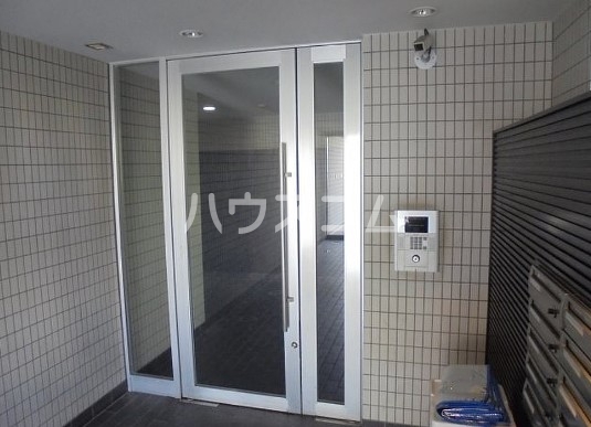 20/30 エントランス